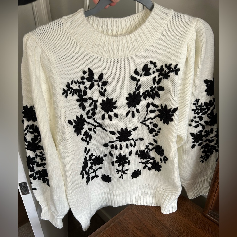 Vestique ‘Evelyn’ Sweater - Picture 2 of 5
